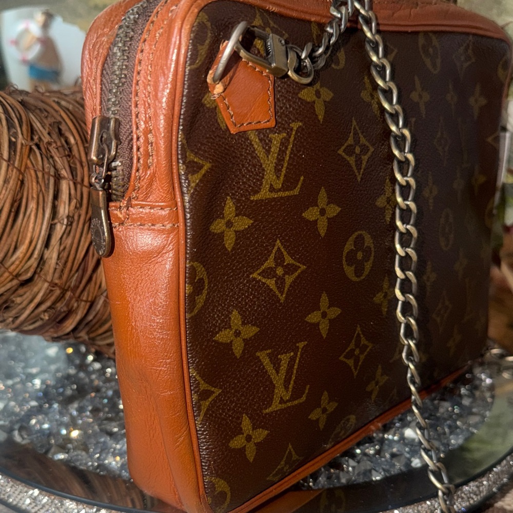 💯 Authentic Louis Vuitton Monogram Canvas Chain Shoulder Bag - Brown/Gold Trim - Picture 2 of 10